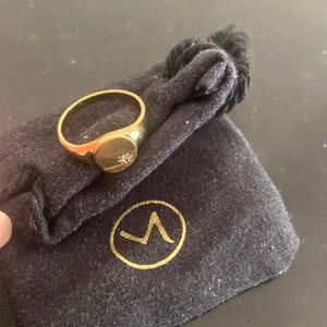 Mejuri Star Signet Ring Gold Vermeil